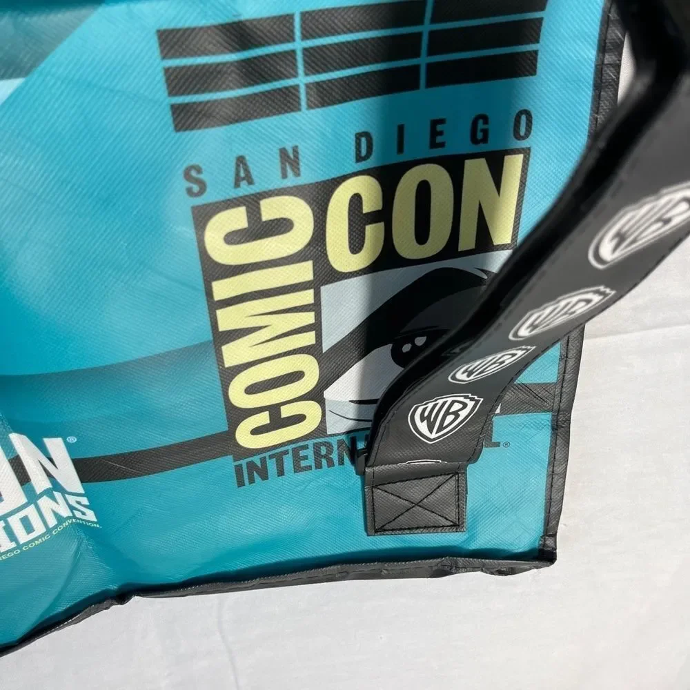Warner Comic Con 75 Years Of Batman 2014‎ NWOT Retro Swag Bag